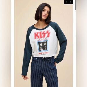 DAYDREAMER | Kiss Tiger Stadium Long Sleeve - White